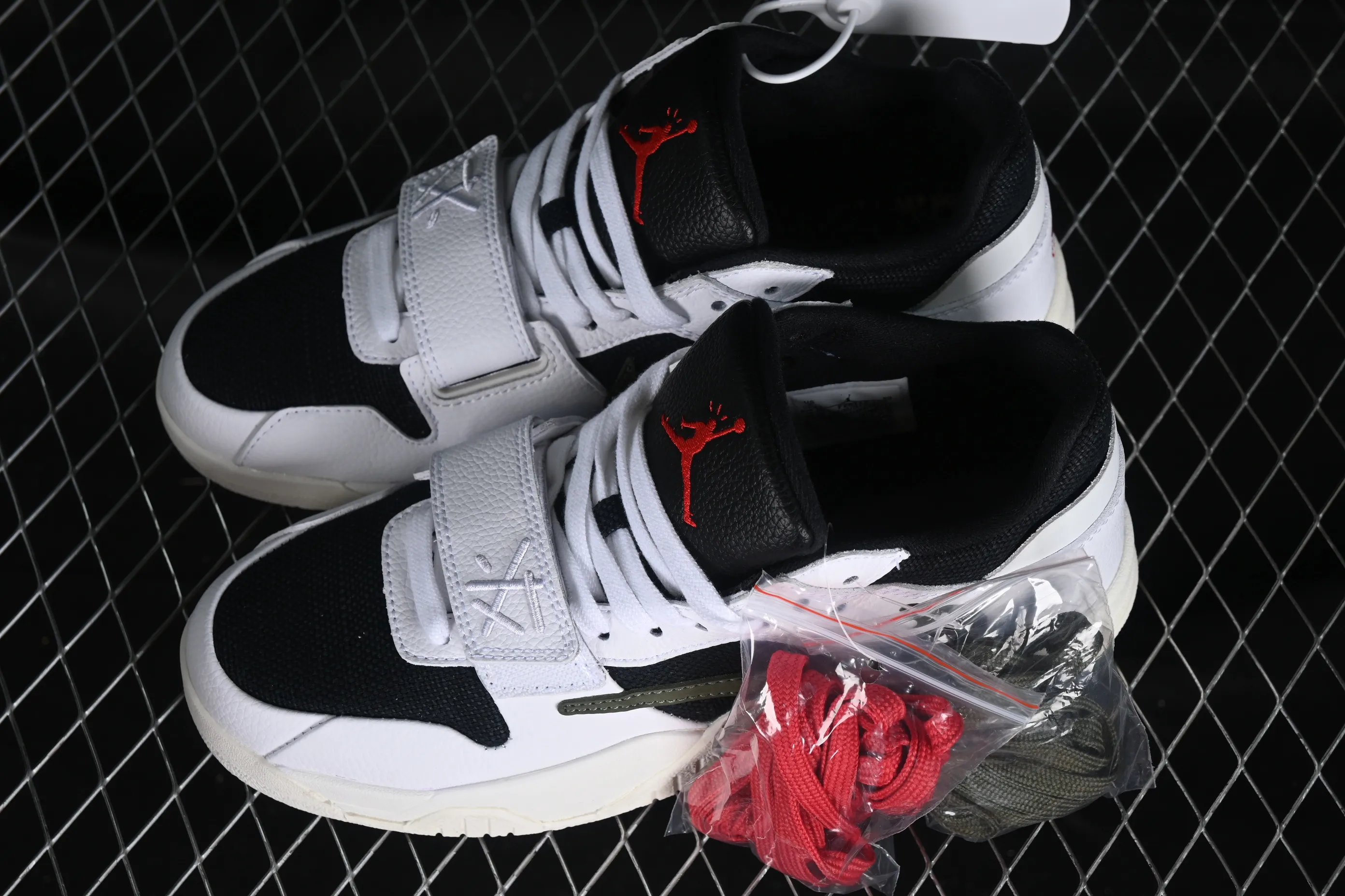 All categories Air Jordan Jordan series basketball shoes Air Jordan 1 Low F version Travis Scott x Jordan Cut The Check AJ1 Joe 1 hook and loop fashion basketball shoes FZ8117-100